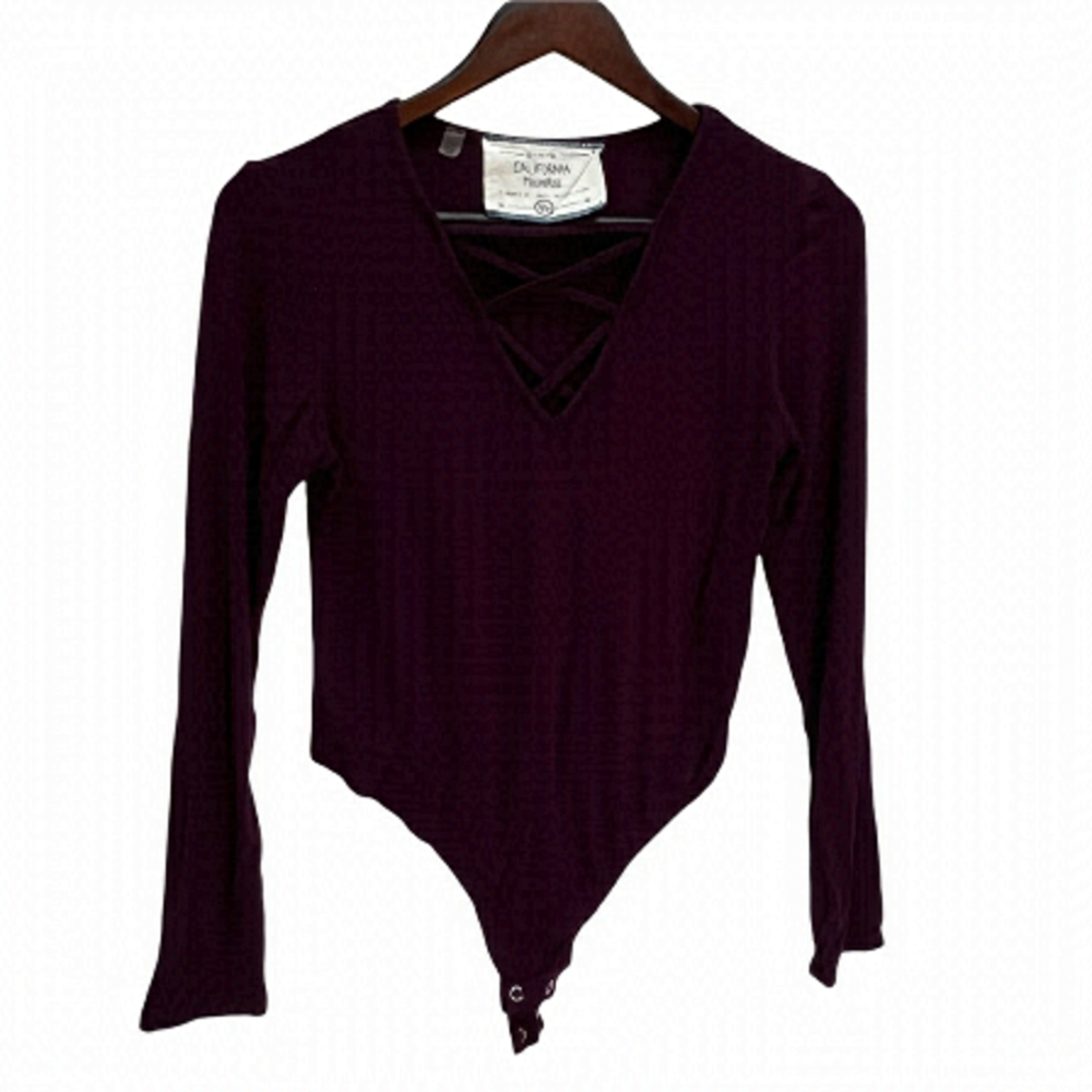 𝅺california Moonrise Burgundy Bodysuit Criss-cross Neckline Size S